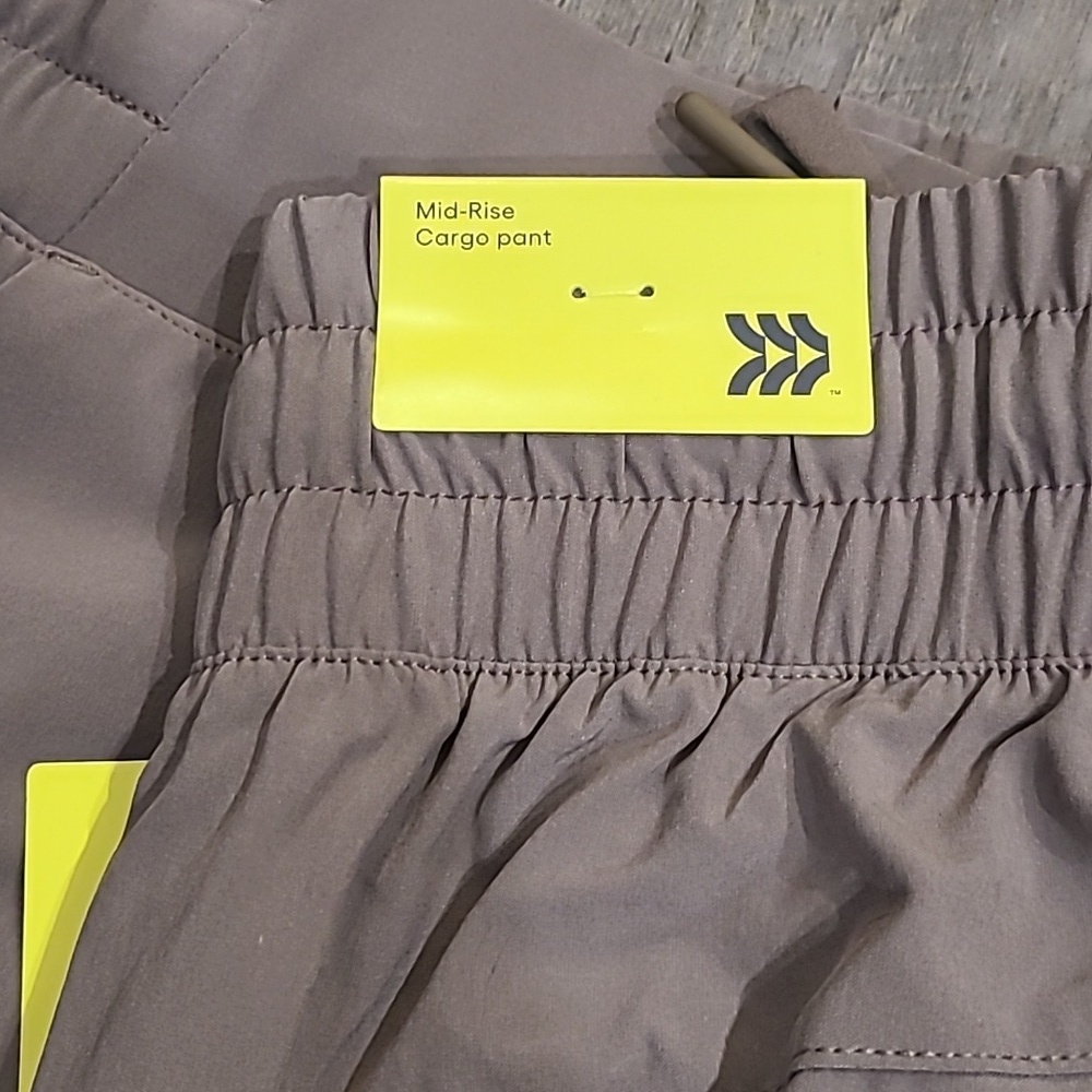 All In Motion Mid Rise Stretch Woven Cargo Pants - Picture 7 of 7